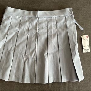 Uniqlo Pleated skirt